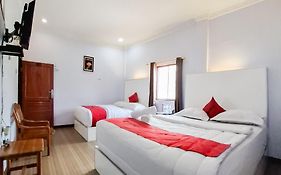 RedDoorz @ Parapat